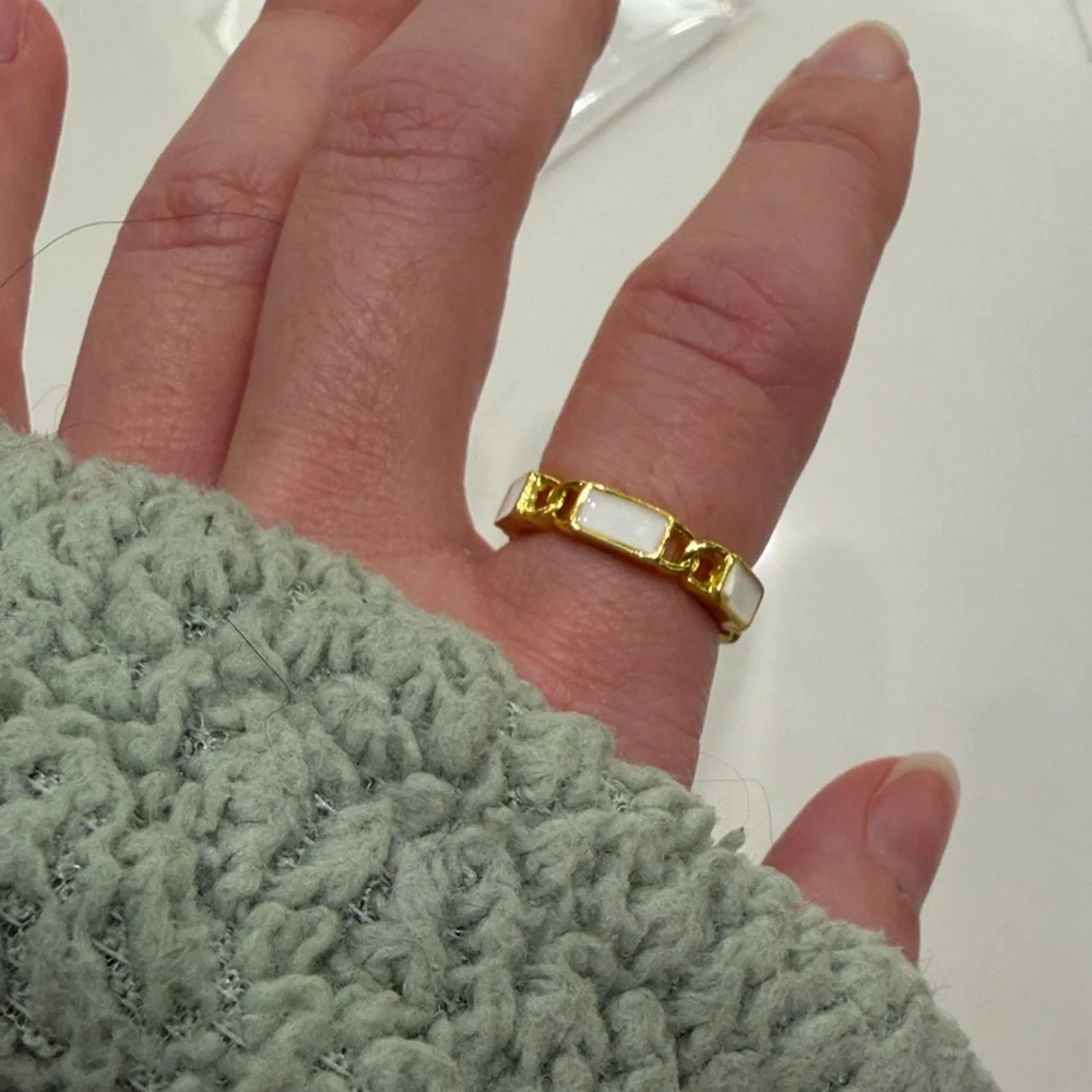Elegant Gold and White Women's Ring